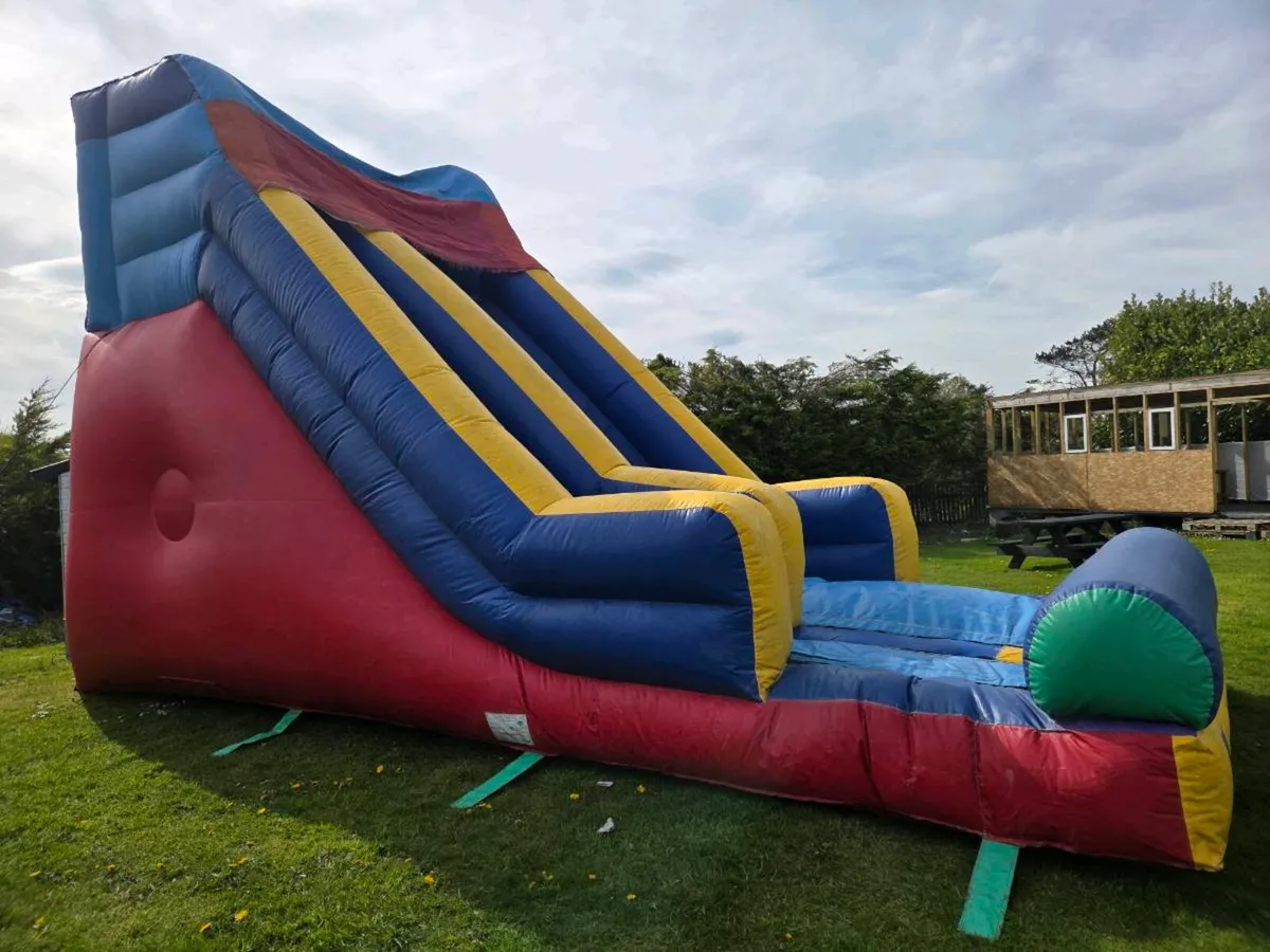 Bouncing castle - Image 3