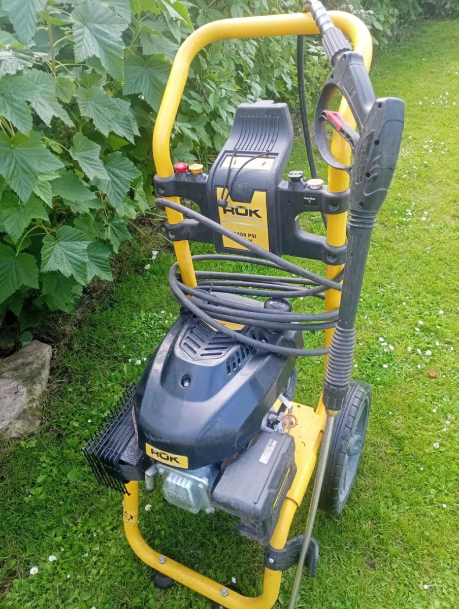 Petrol power washer - Image 1