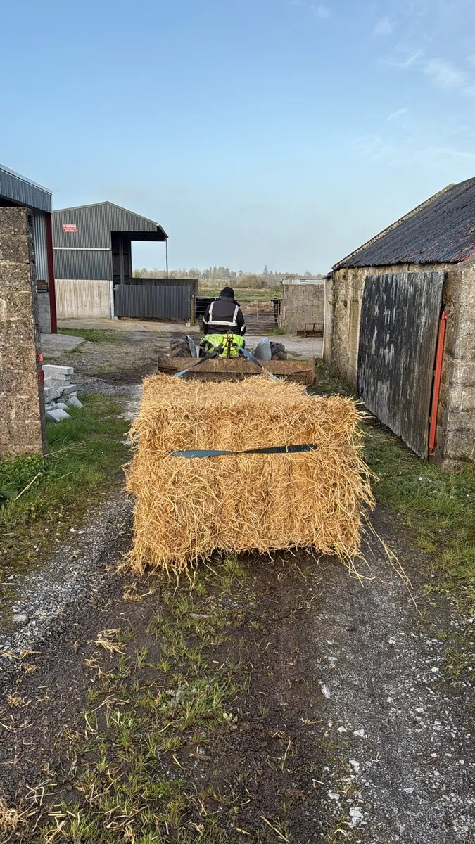 8x4x3 straw - Image 1