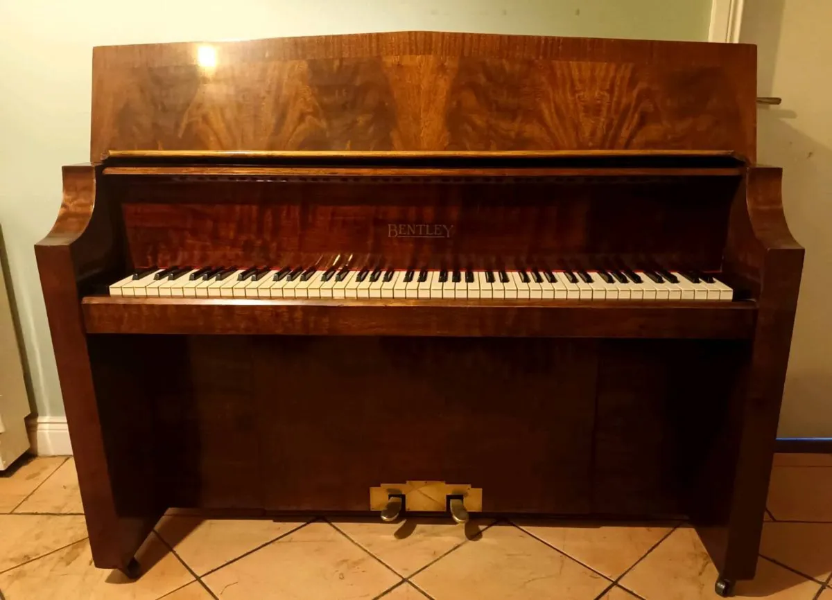 Bentley | Restored | Walnut | Stunning - Image 1