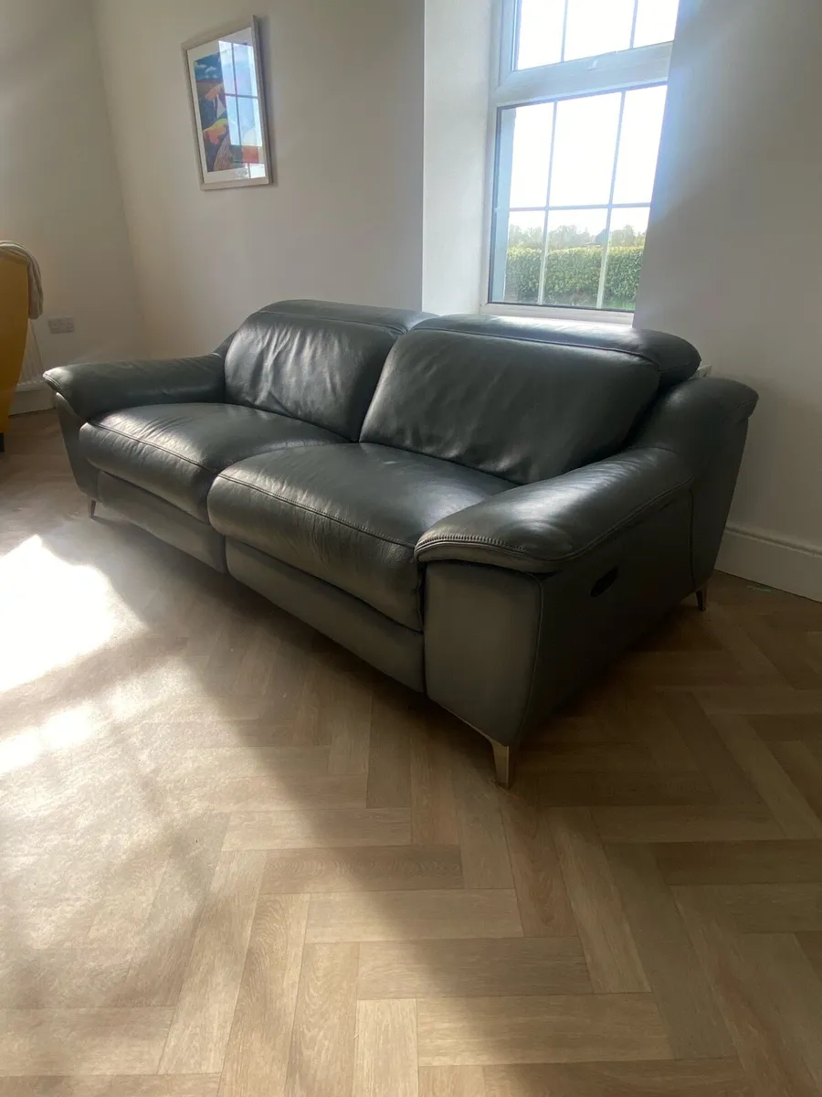 Ez Living Power recliner - Image 3