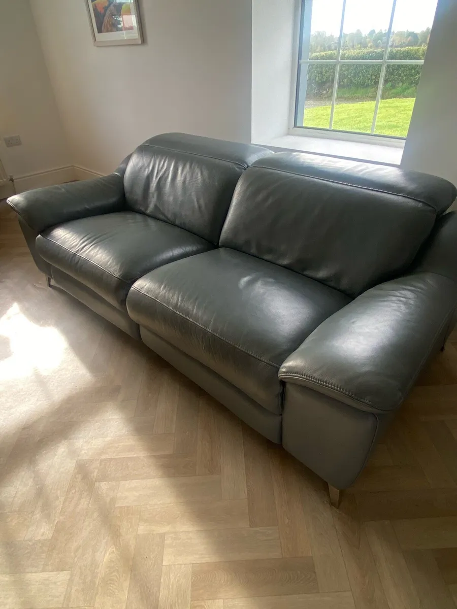 Ez Living Power recliner - Image 4