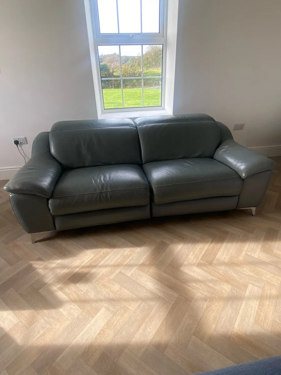 Ez Living Power recliner - Image 2