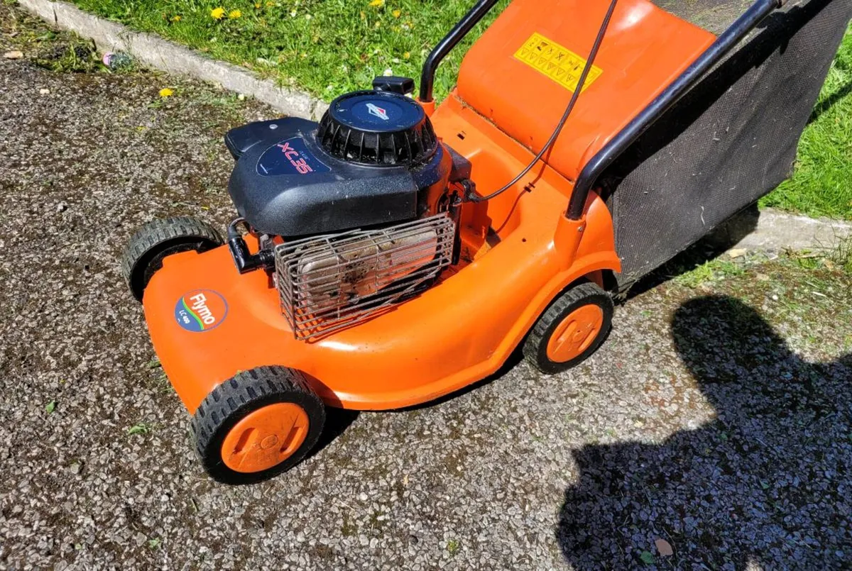 Lawnmower & Blower - Image 4