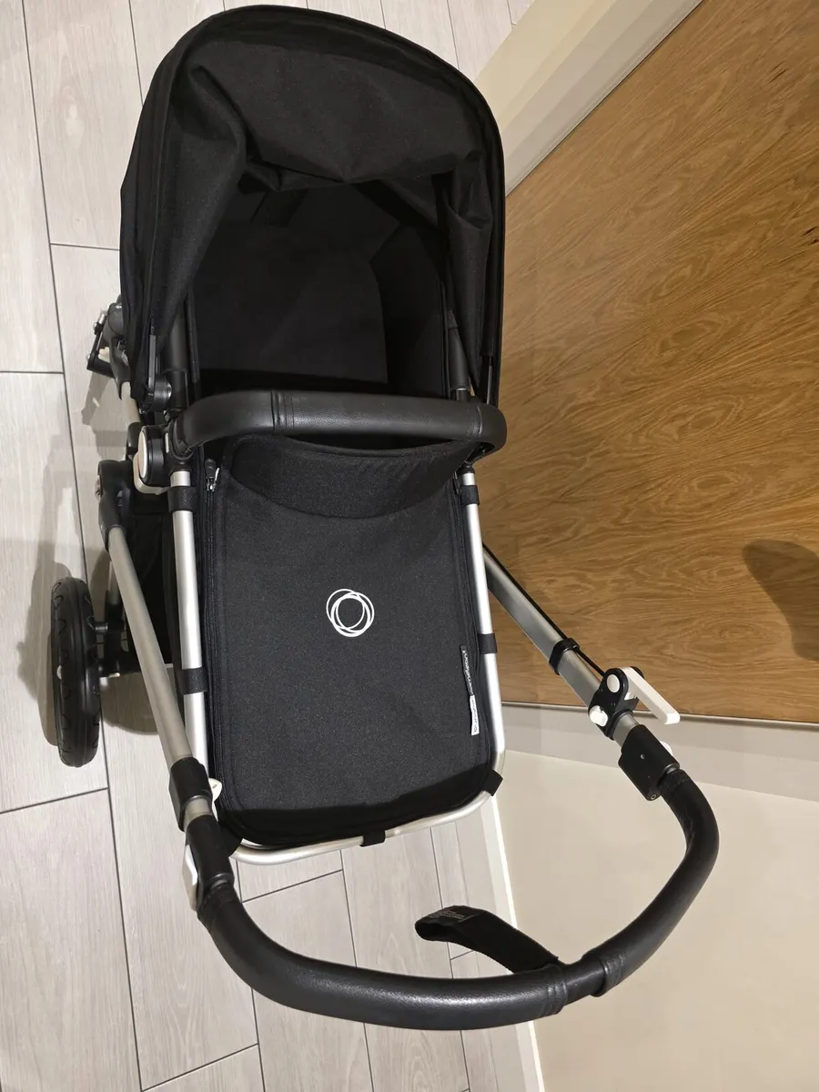 Nearly new Bugaboo Cameleon 3 plus, car seat isofi - Image 4