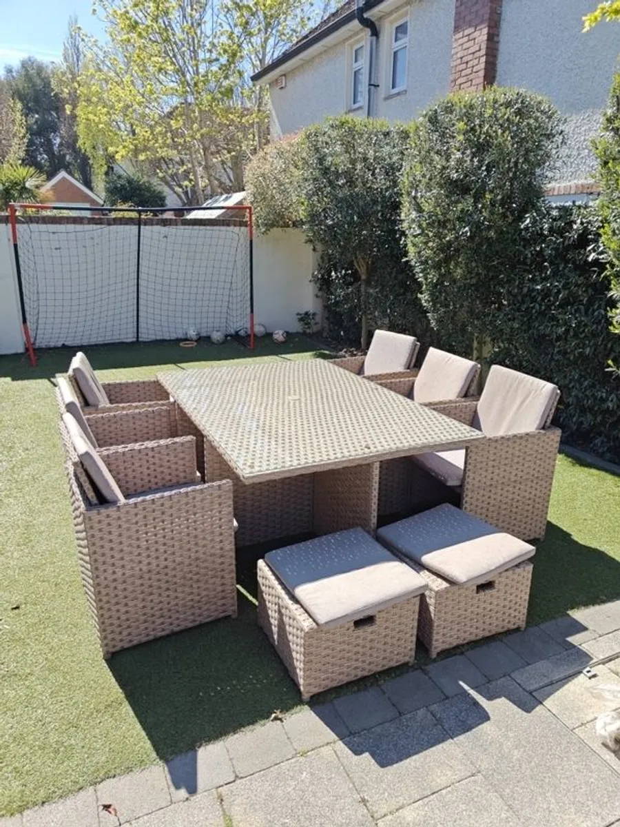 Rattan garden furniture - Image 1