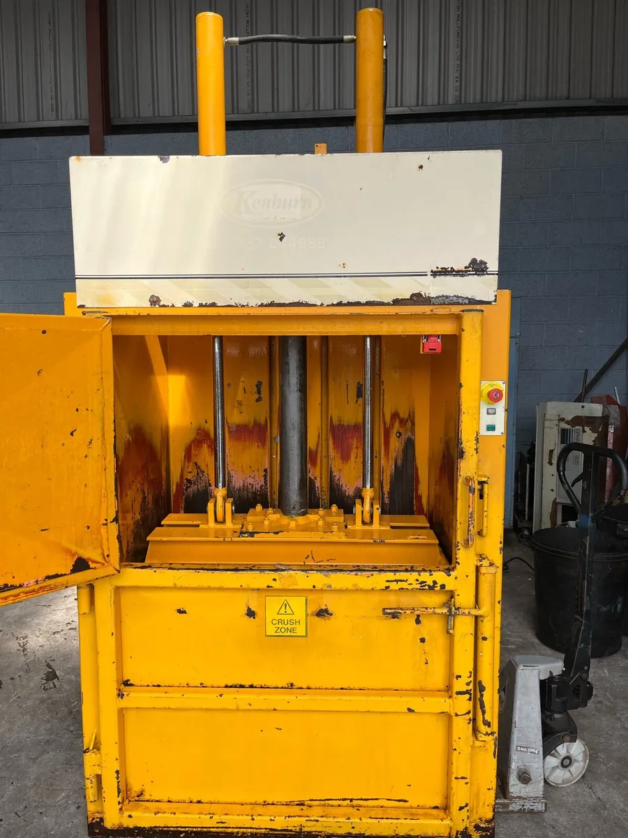 200kg cardboard plastic baler recycling - Image 2