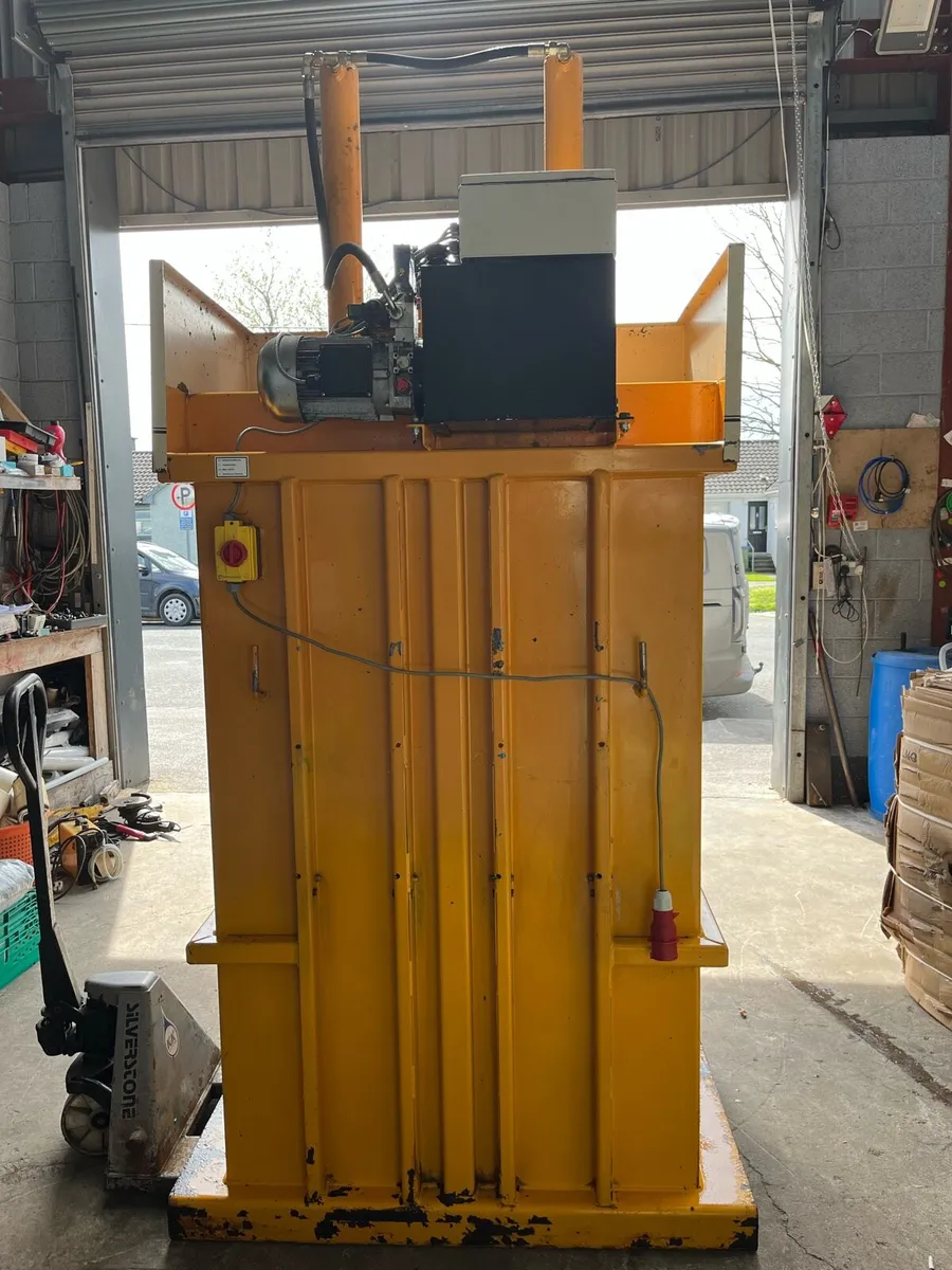 200kg cardboard plastic baler recycling - Image 3