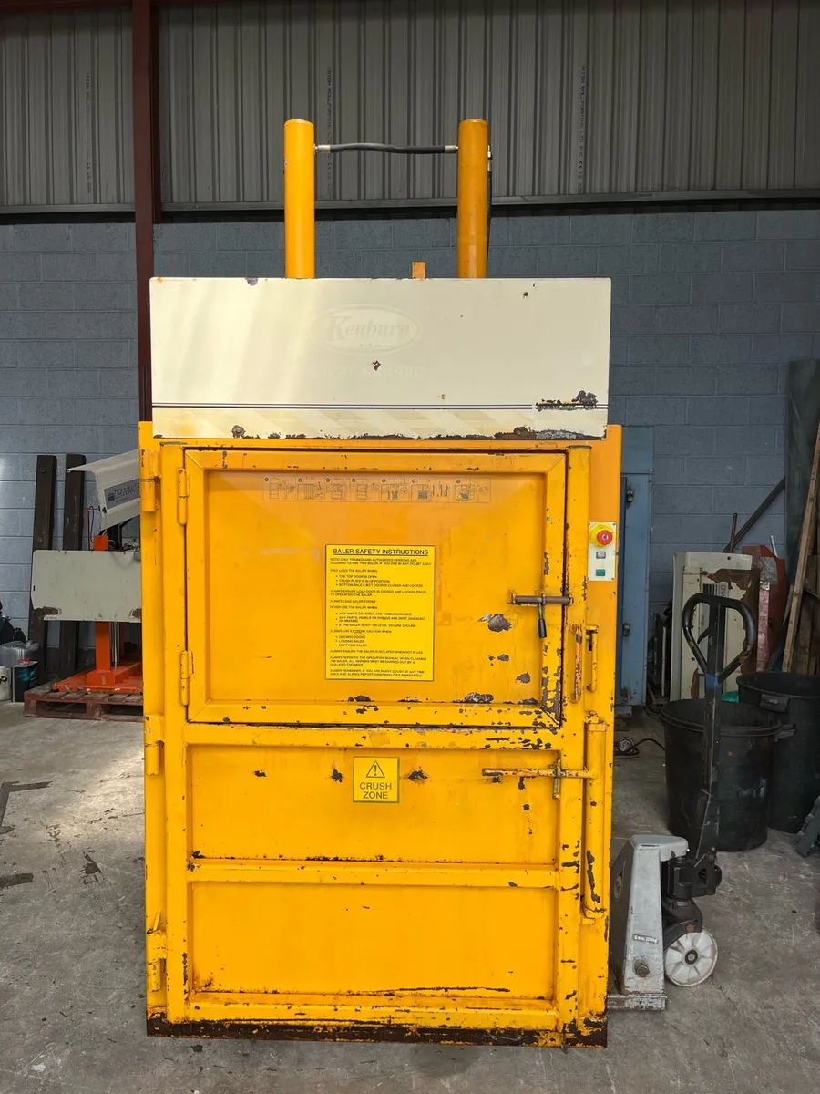 200kg cardboard plastic baler recycling - Image 1