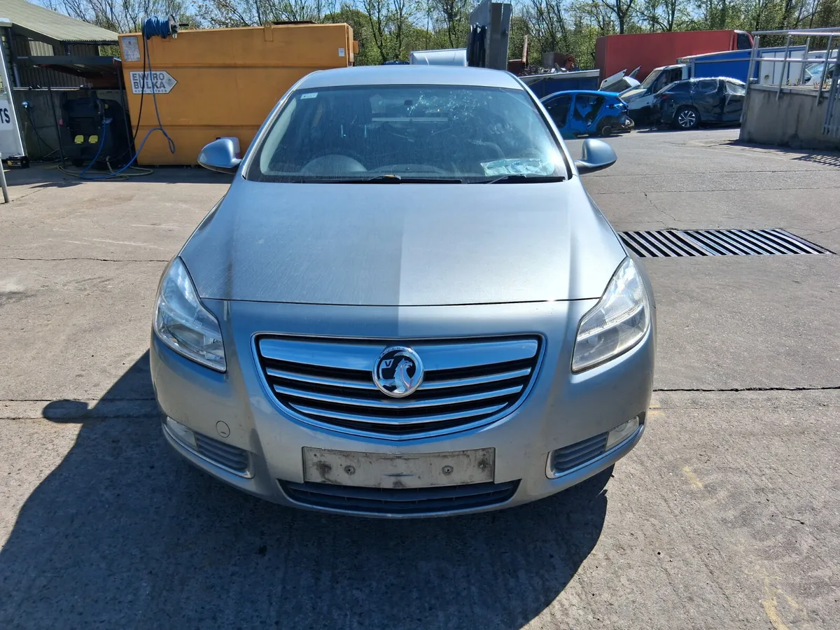 2012 INSIGNIA (for parts only) - Image 2