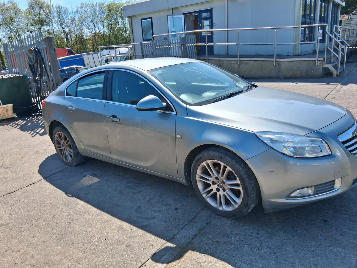 2012 INSIGNIA (for parts only) - Image 3