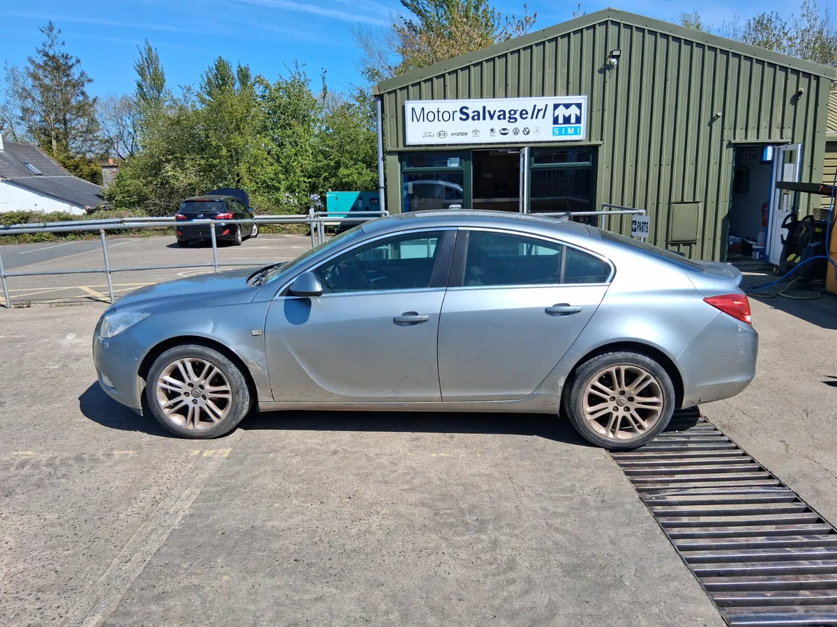 2012 INSIGNIA (for parts only) - Image 1