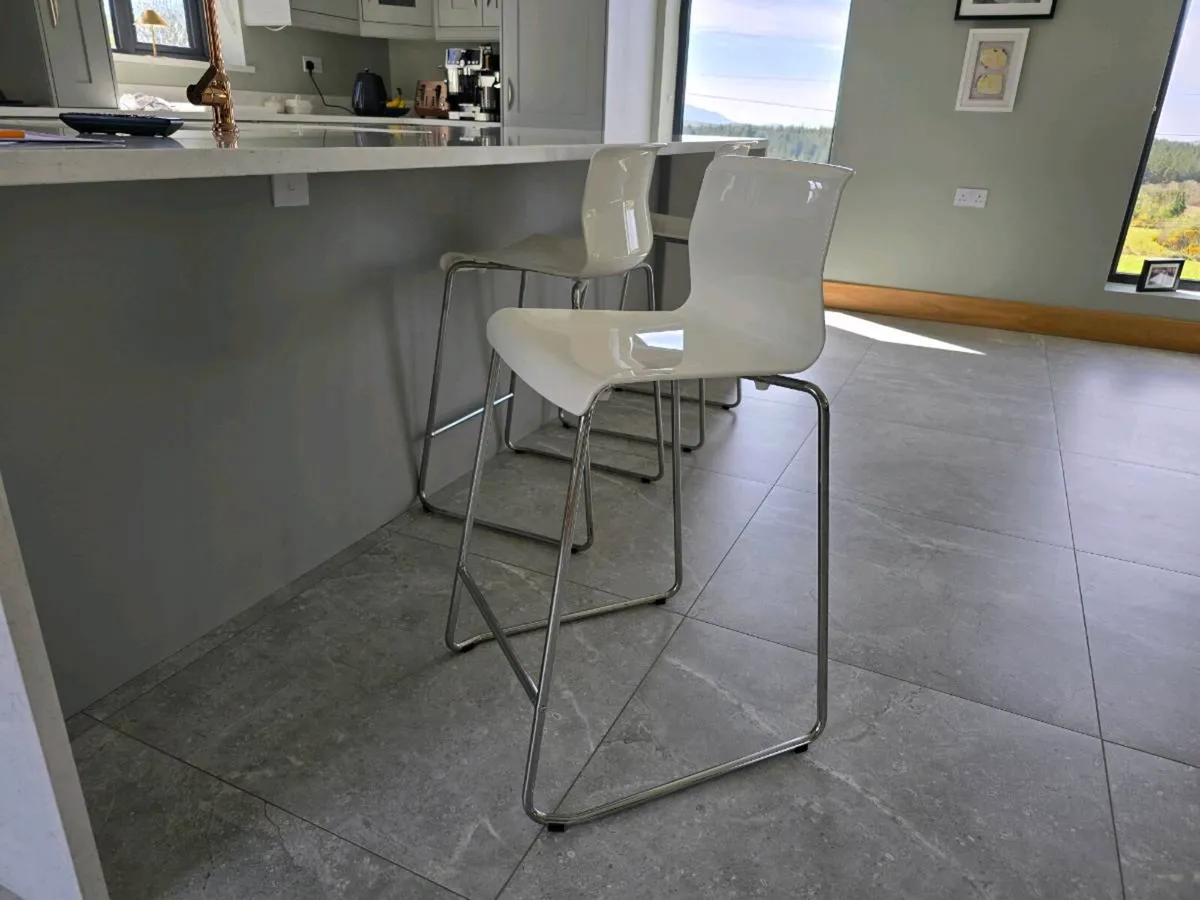 3 Kitchen Bar Stools - Image 2