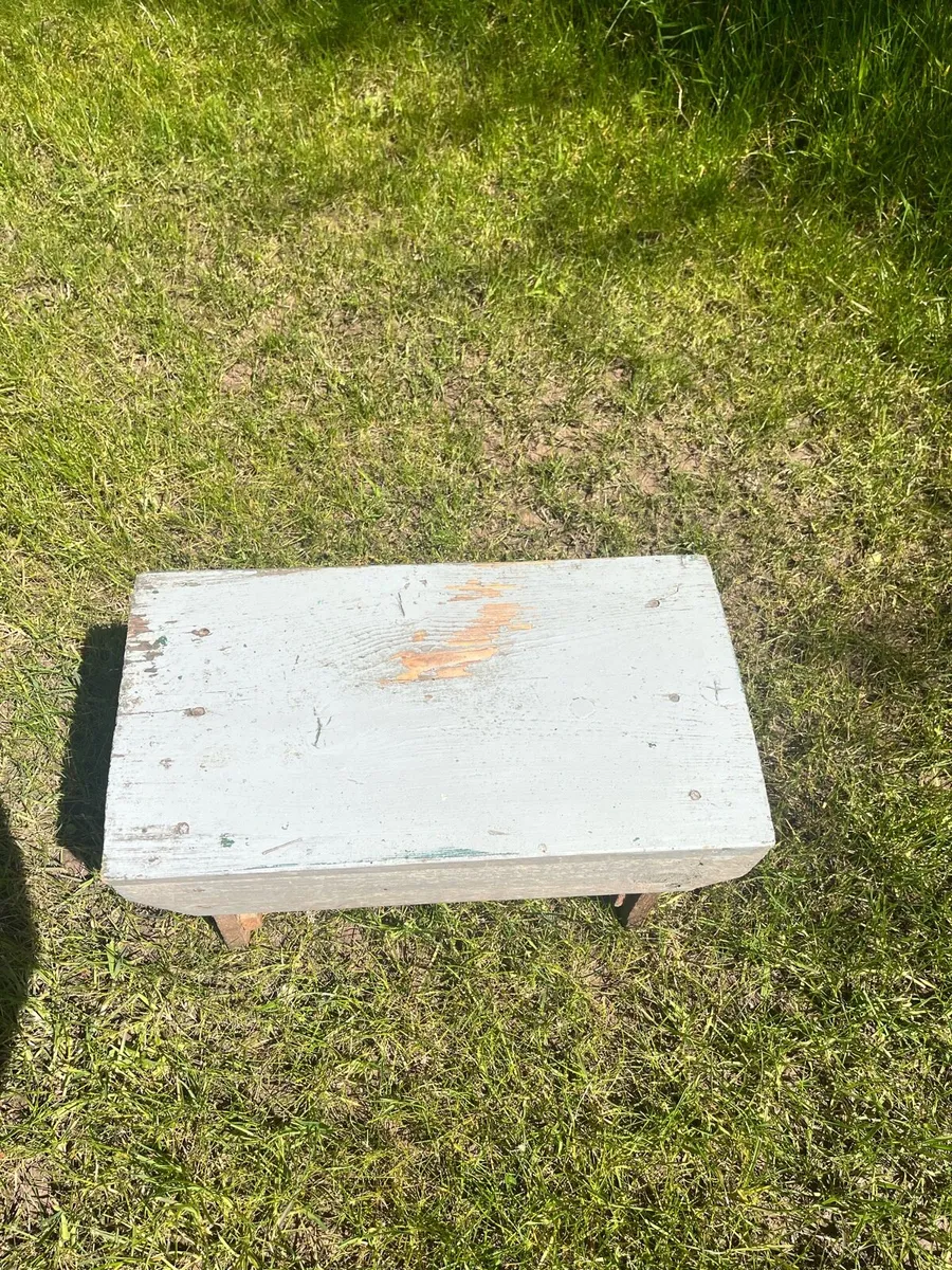 Antique Irish Pine Dairy Milking Stool - Image 4