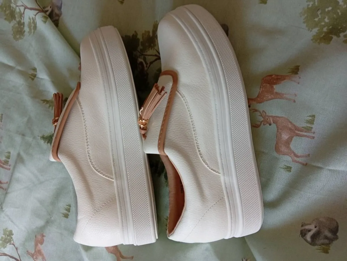 Ladies new river island trainers size 5 - Image 4