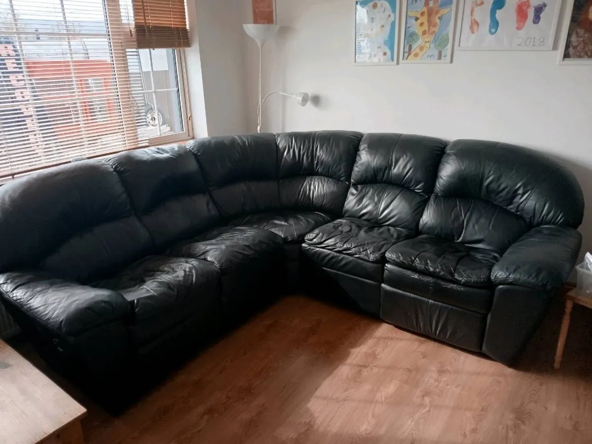 Couch - Image 4