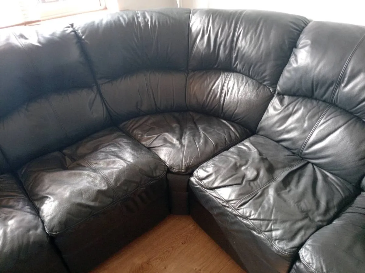 Couch - Image 2