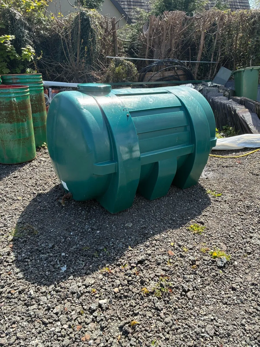 Oil tank. 1000l