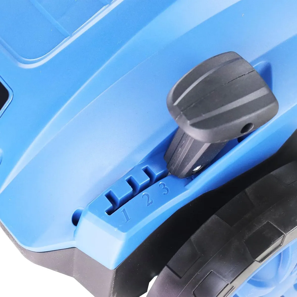 Electric Lawn Scarifier/Aerator/Lawn Rake 1500w - Image 4