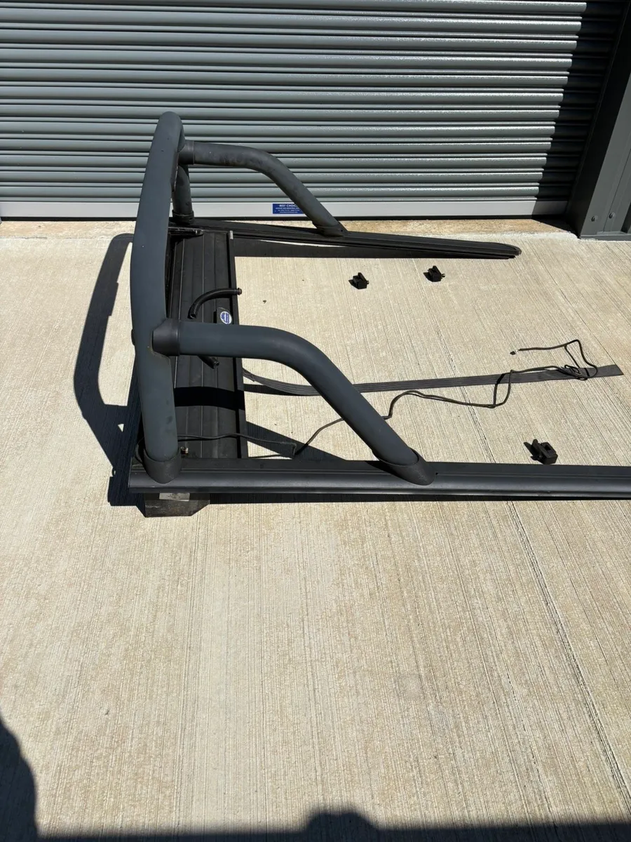 Roll Top with Roll Bars Nissan Navara - Image 3