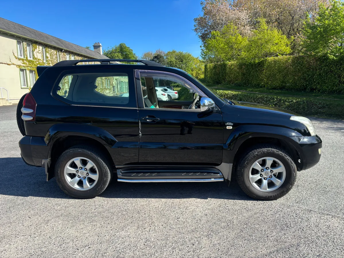 Toyota Land Cruiser 2006 - Image 3