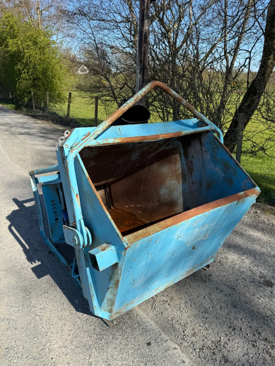 Concrete Skip - Image 3