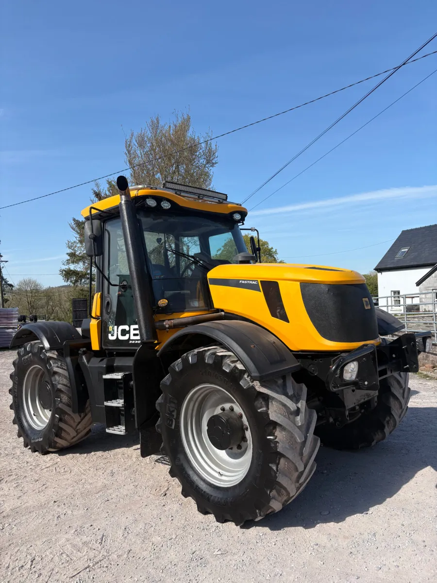 JCB Fastrac 3230 - Image 1