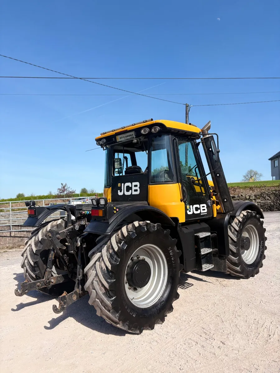 JCB Fastrac 3230 - Image 3