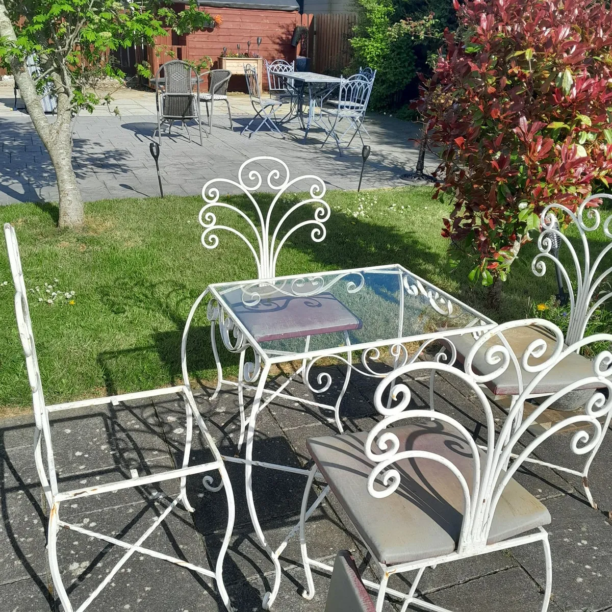 Garden table and 4 chairs - Image 1