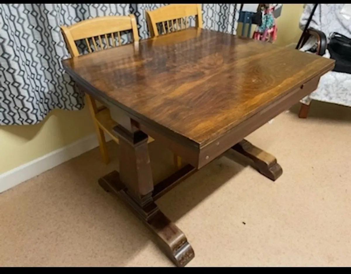 Beautiful antique extendable dining table - Image 3