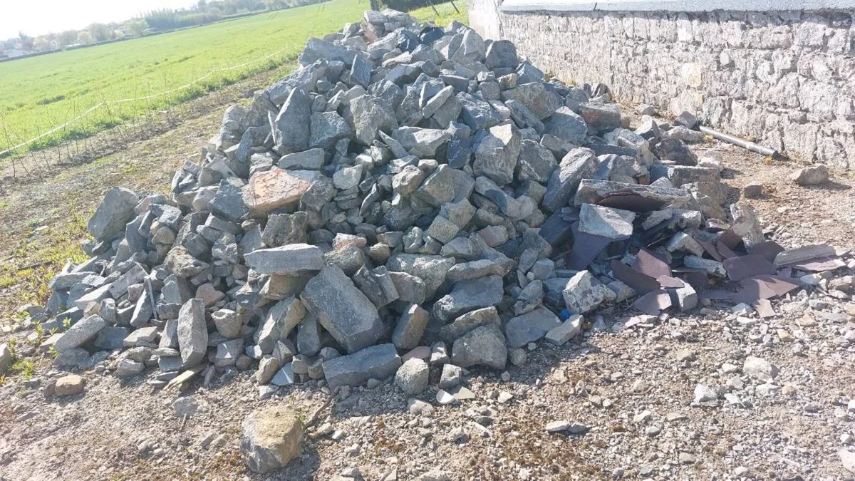 Old building stone - Image 2