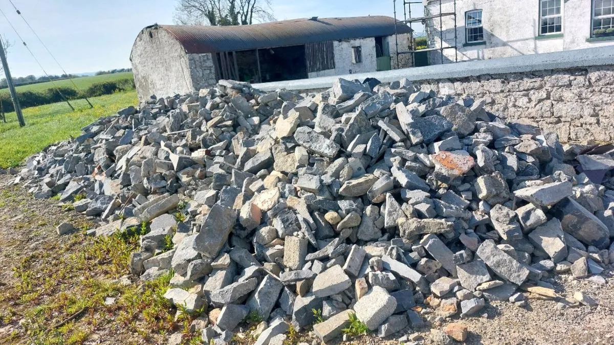 Old building stone - Image 1