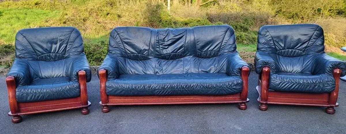 Sofa & 2 Arm Chairs - Image 2