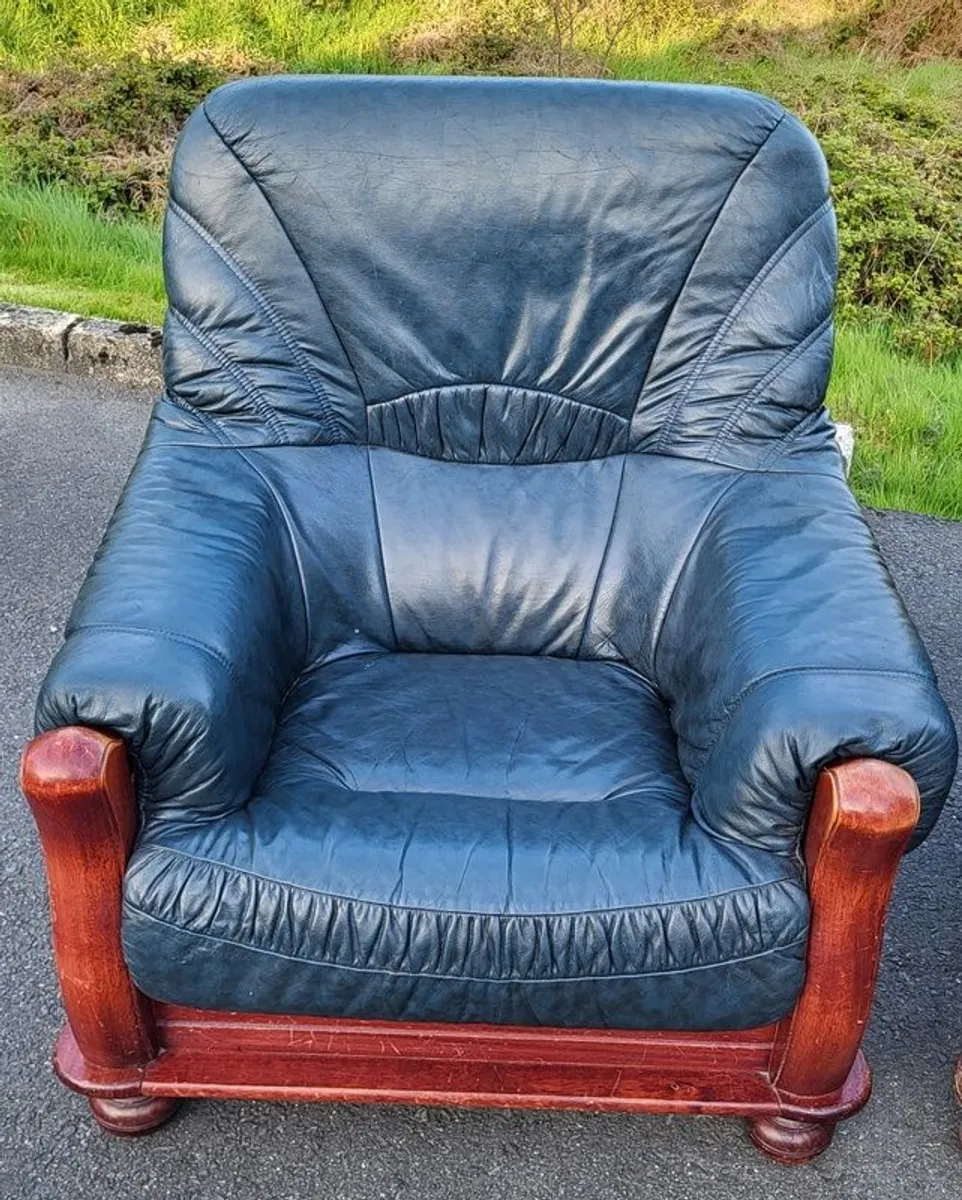 Sofa & 2 Arm Chairs - Image 3