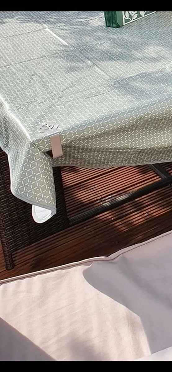 Cube Glass topped  Table and Chairs - Image 2