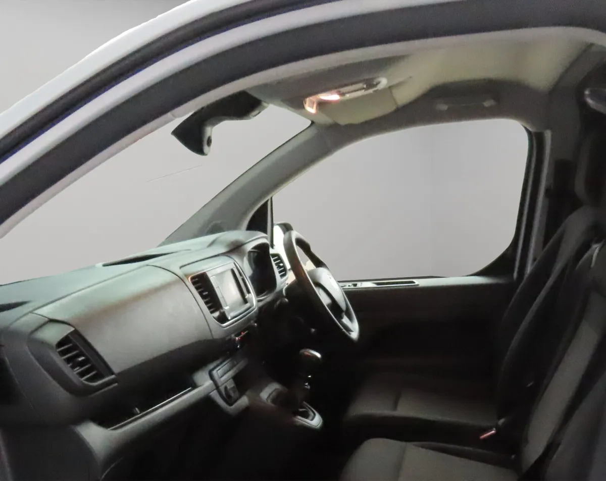 2023 Vauxhall Vivaro 1.5 F2900 Professional LWB L2 - Image 4