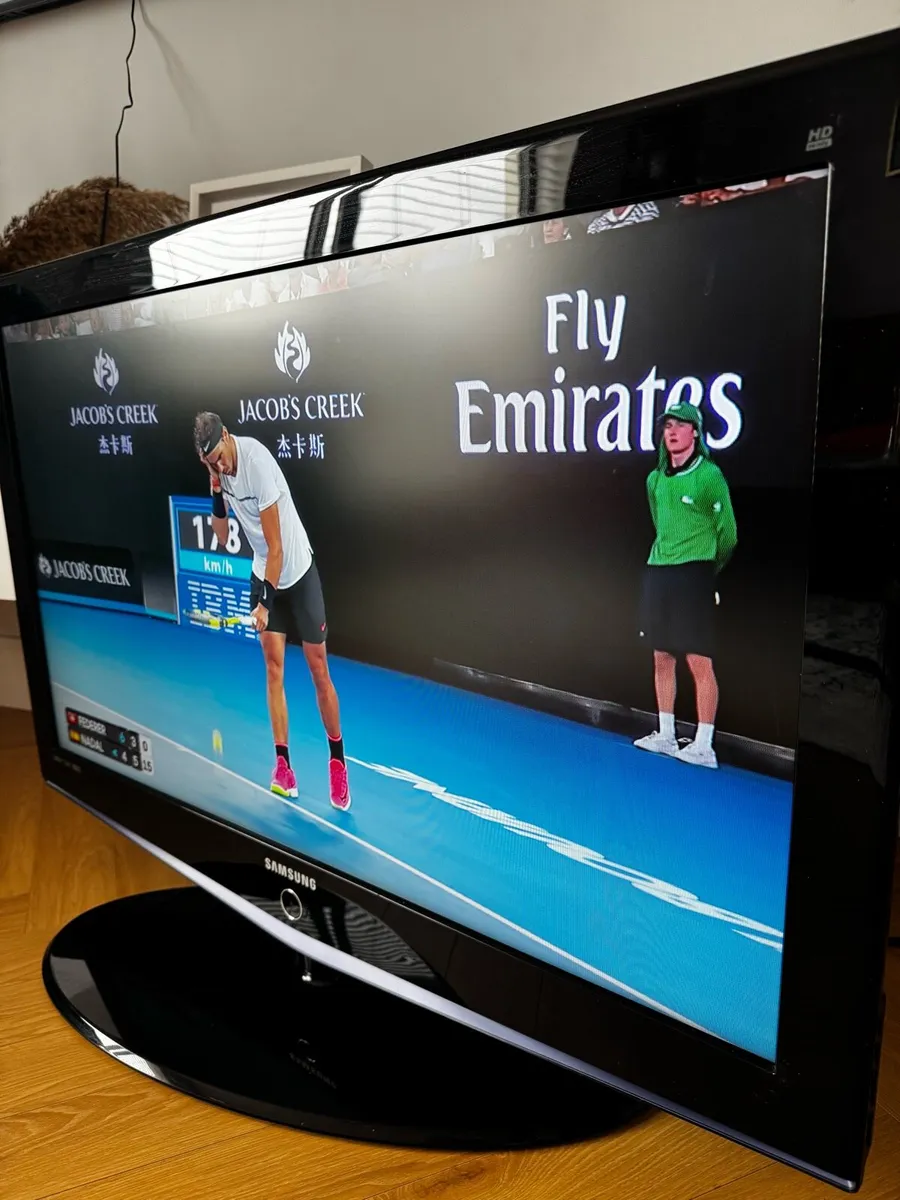 Samsung TV 40 inch HD - Image 4