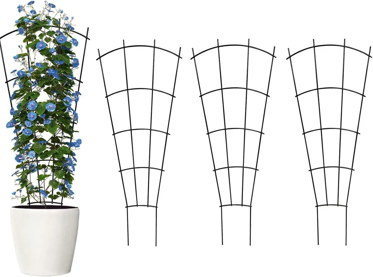 4 Pack 142cm (56) Metal Plant Trellis for Pots - Image 1
