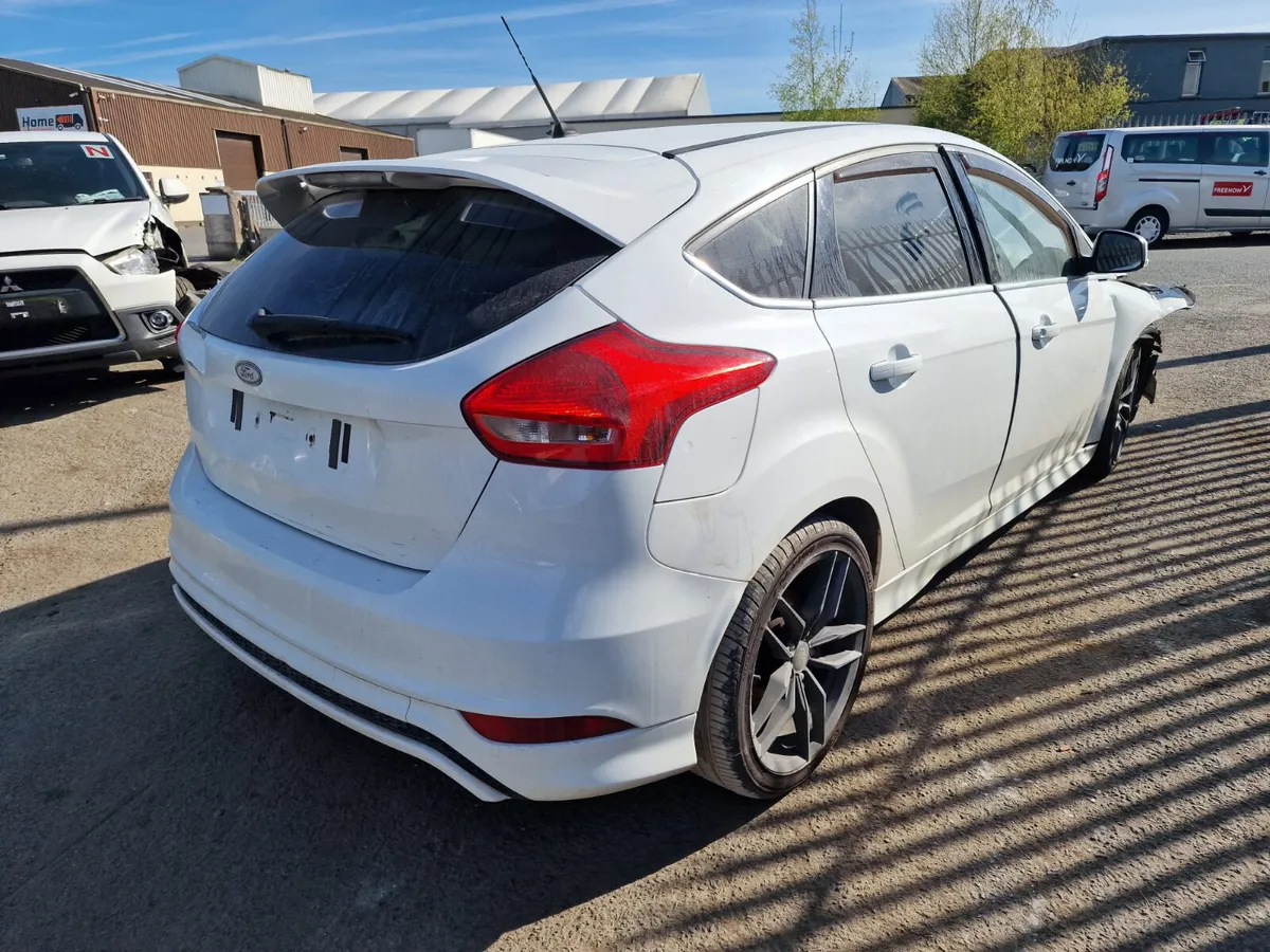 15 FORD FOCUS  1.0 P ECOBOOST FOR BREAKING - Image 3