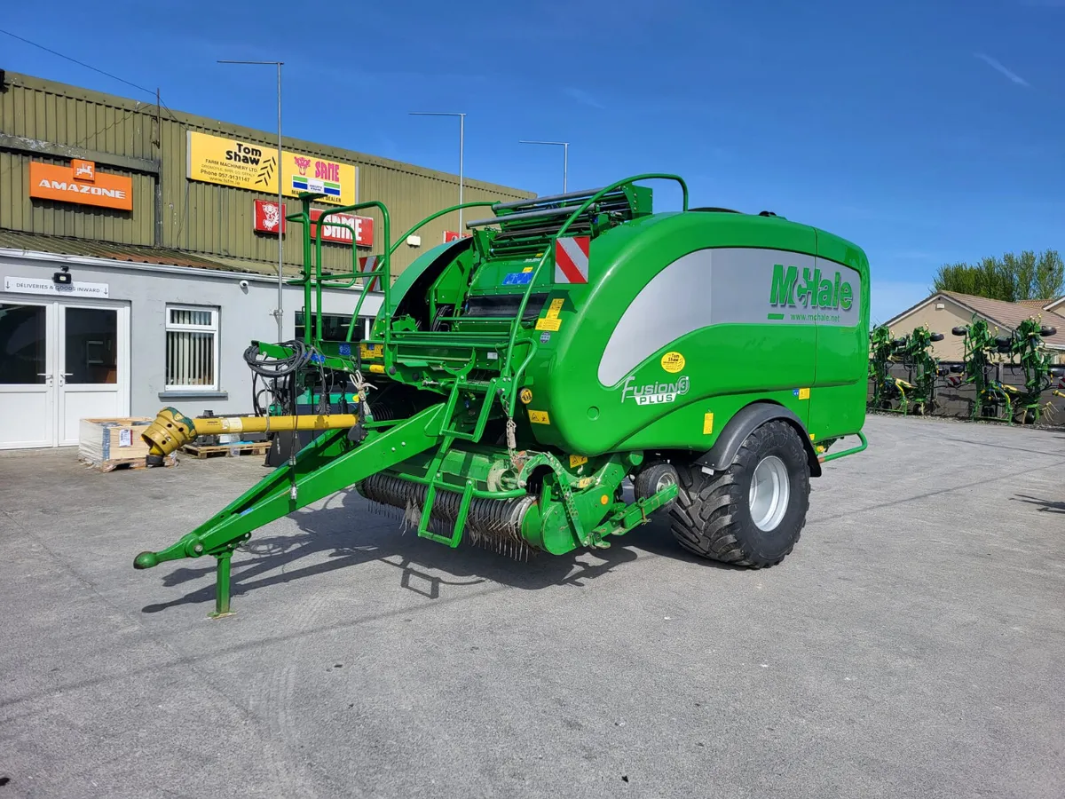 2022 McHale Fusion 3 Plus - Image 1