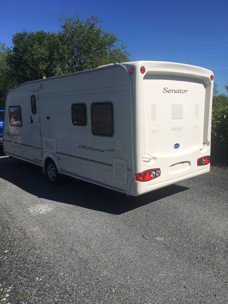 Bailey senator 4 berth fixed bed caravan - Image 2