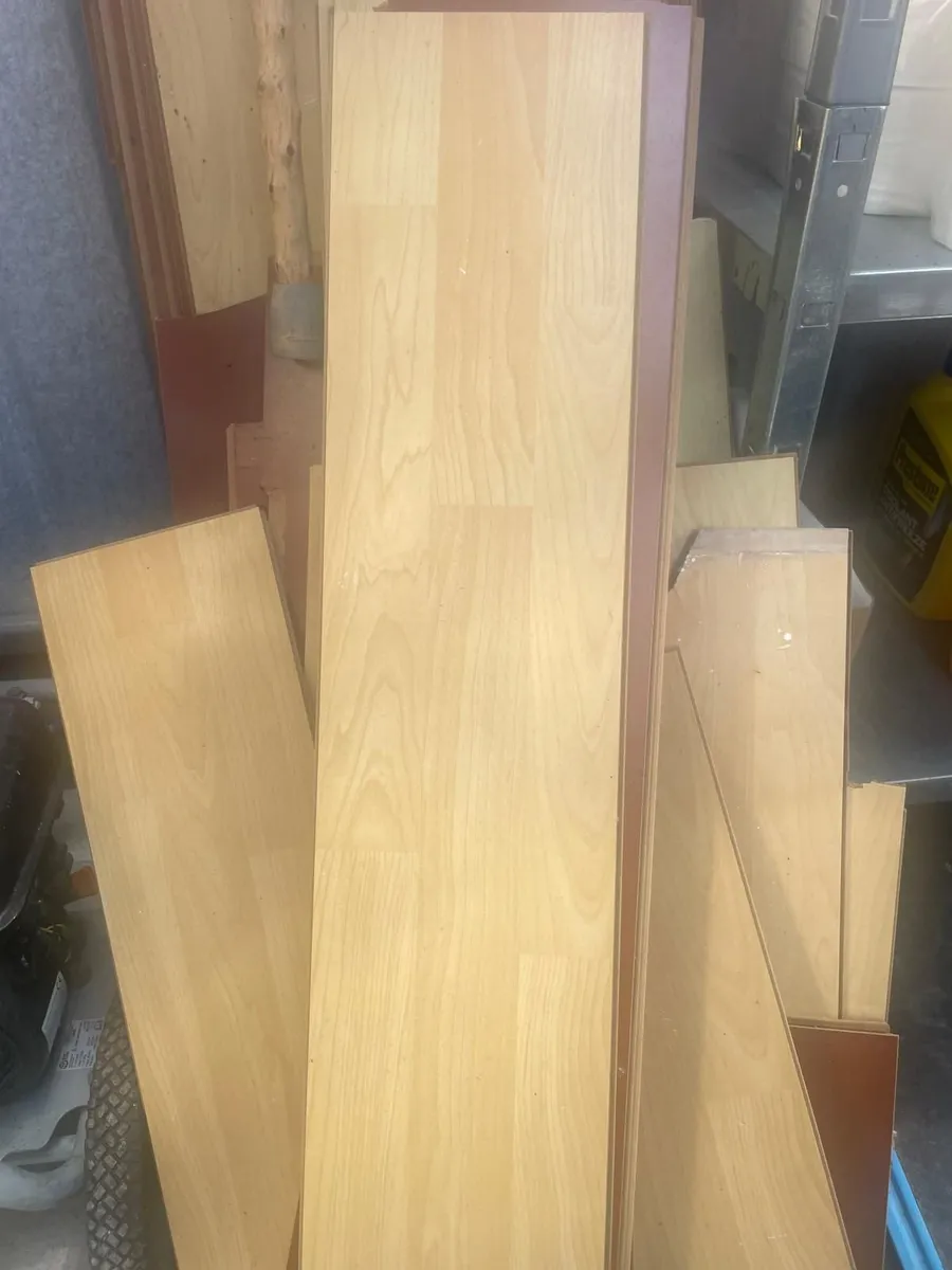 FREE WOODEN FLOOR - Image 1