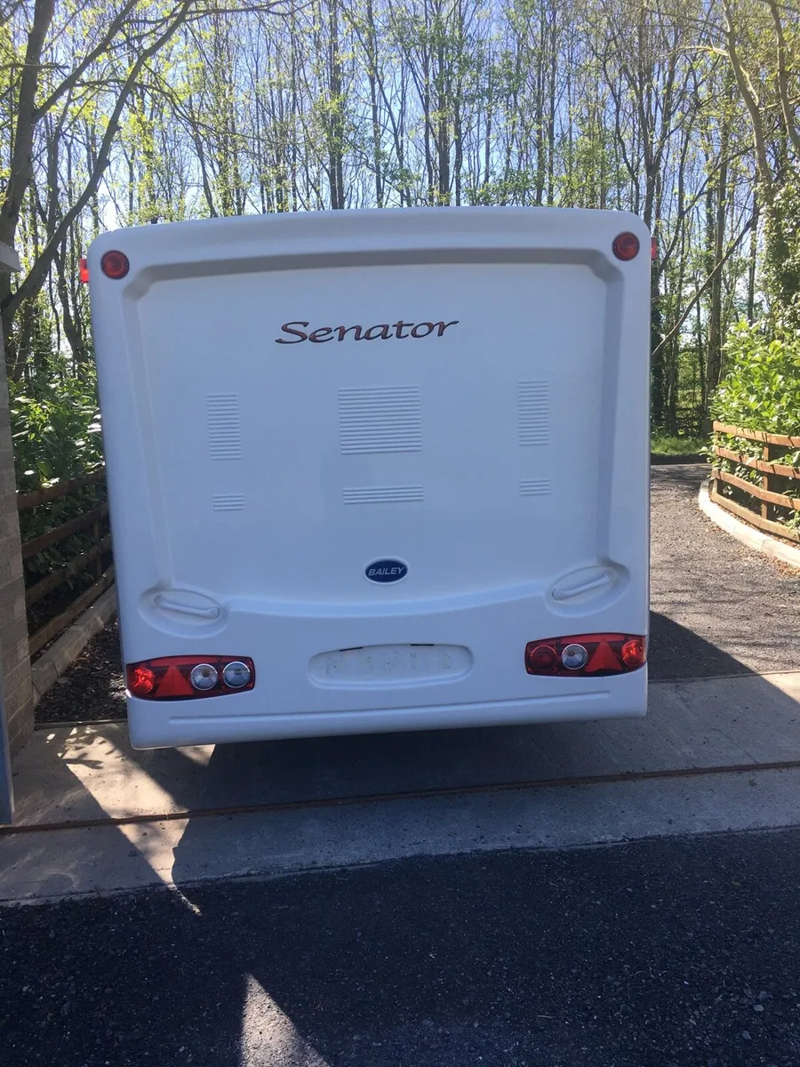 Bailey senator 4 berth fixed bed caravan - Image 4