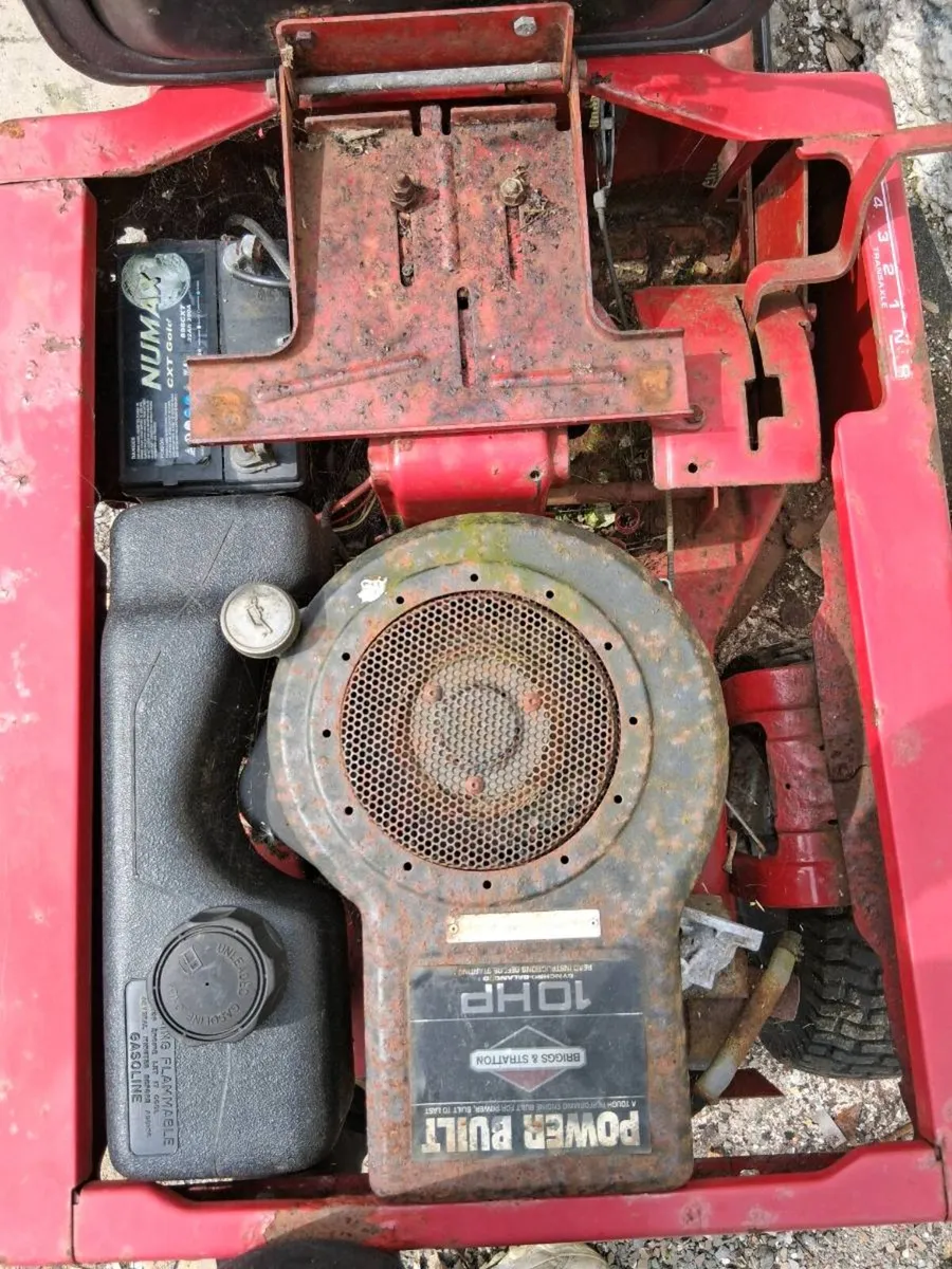 Ride on lawnmower - Image 4