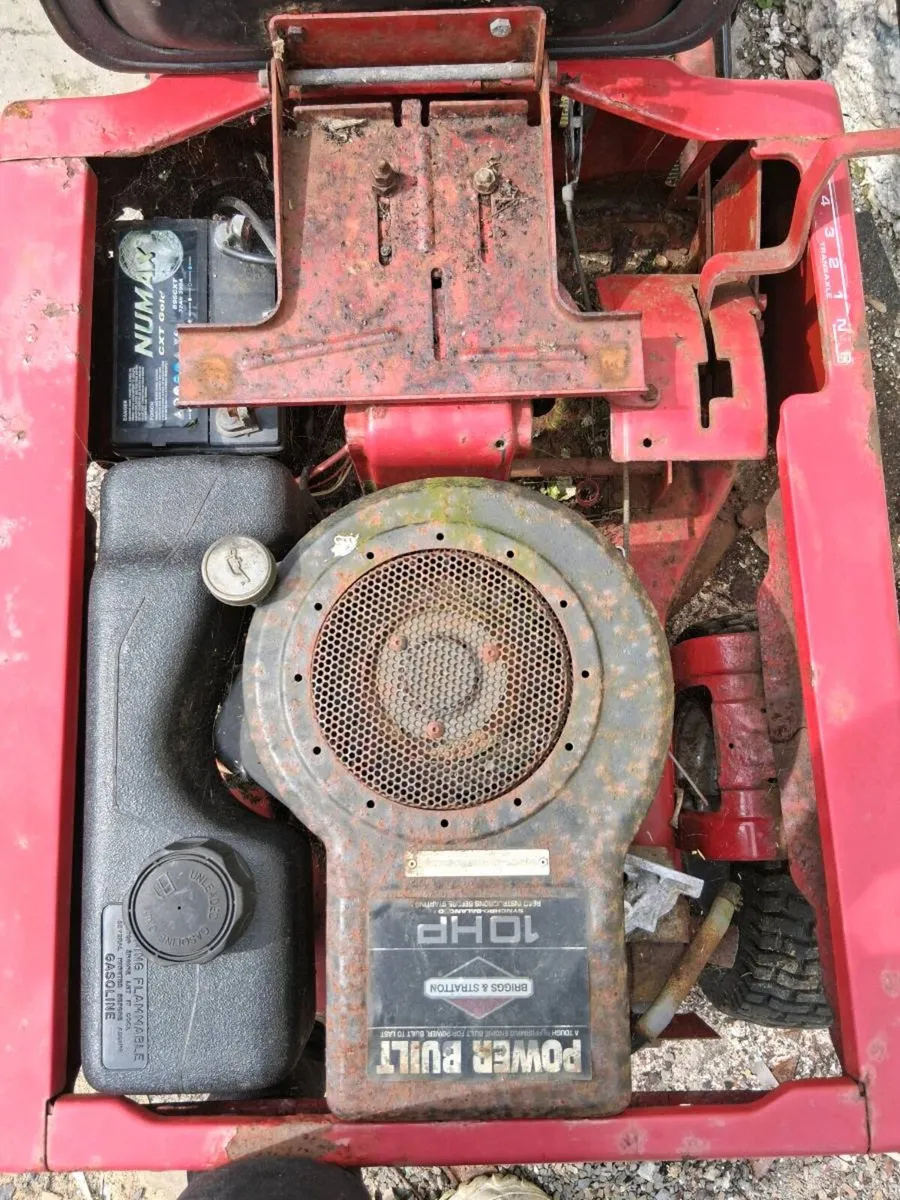 Ride on lawnmower - Image 2