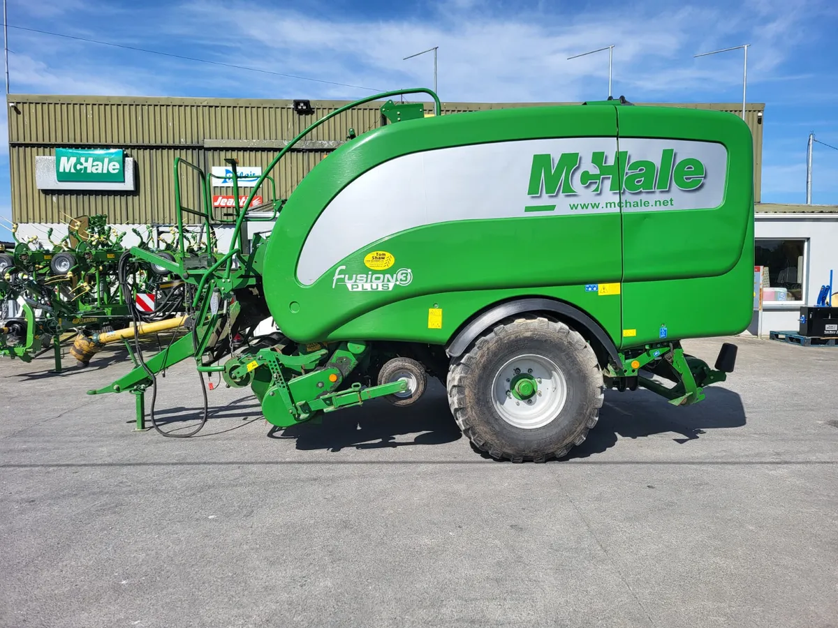 2019 McHale Fusion 3 Plus - Image 3