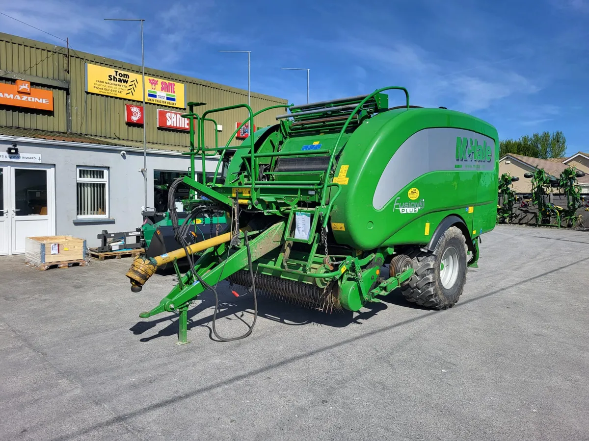 2019 McHale Fusion 3 Plus - Image 1