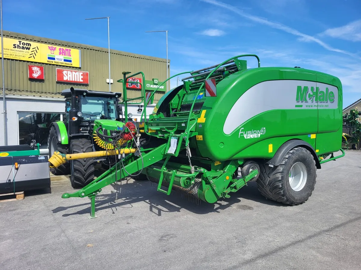 2022 McHale Fusion 3 Plus (Air/Hyd Brakes) - Image 1