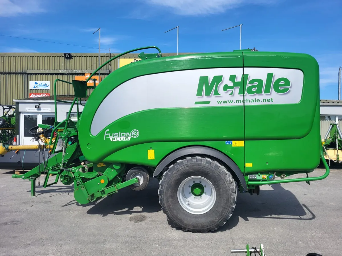 2022 McHale Fusion 3 Plus (Air/Hyd Brakes) - Image 3