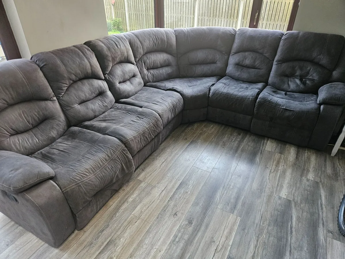 Corner sofa - Image 1